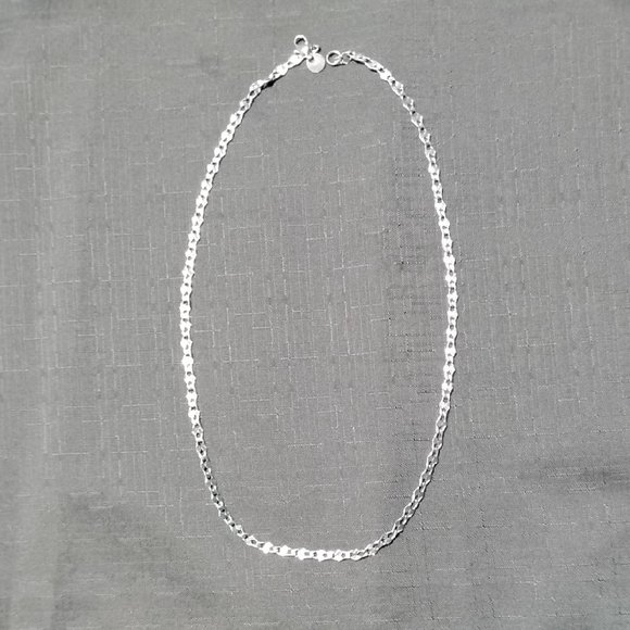 Elegant Silver Chain Necklace - Picture 4 of 4